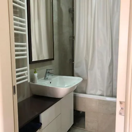 Modern 1 Bed Apartment, Near Shopping Mall Stadion