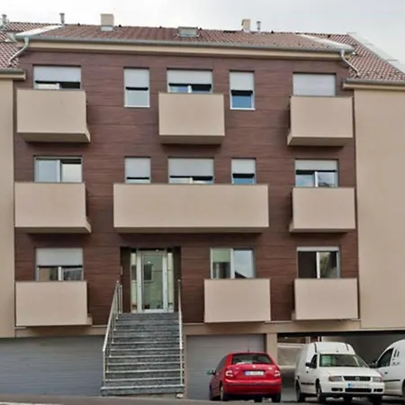 Modern 1 Bed Apartment, Near Shopping Mall Stadion *